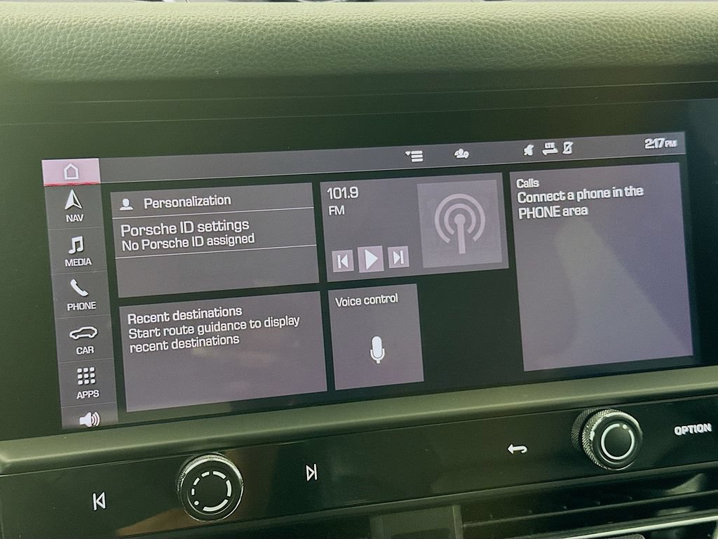 Certified 2022 Porsche Macan AWD/4WD image 15
