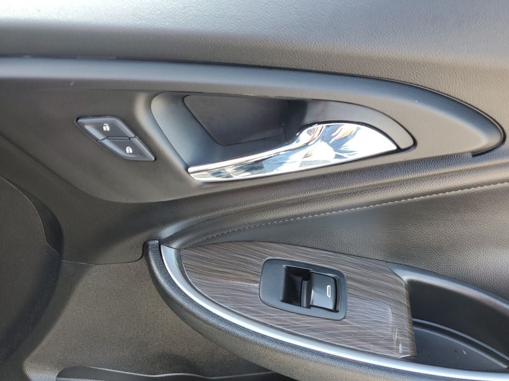 Used 2016 Chevrolet Malibu Premier w/ Driver Confidence Package FWD image 44