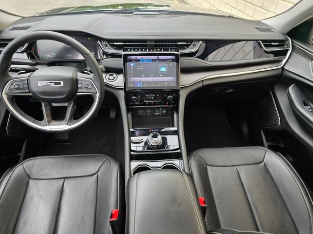 Used 2022 Jeep Grand Cherokee Limited 4xe w/ Luxury Tech Group II AWD/4WD image 32