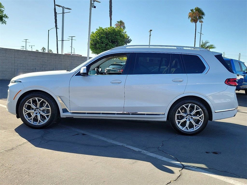 Used 2024 BMW X7 xDrive40i w/ Premium Package image 32
