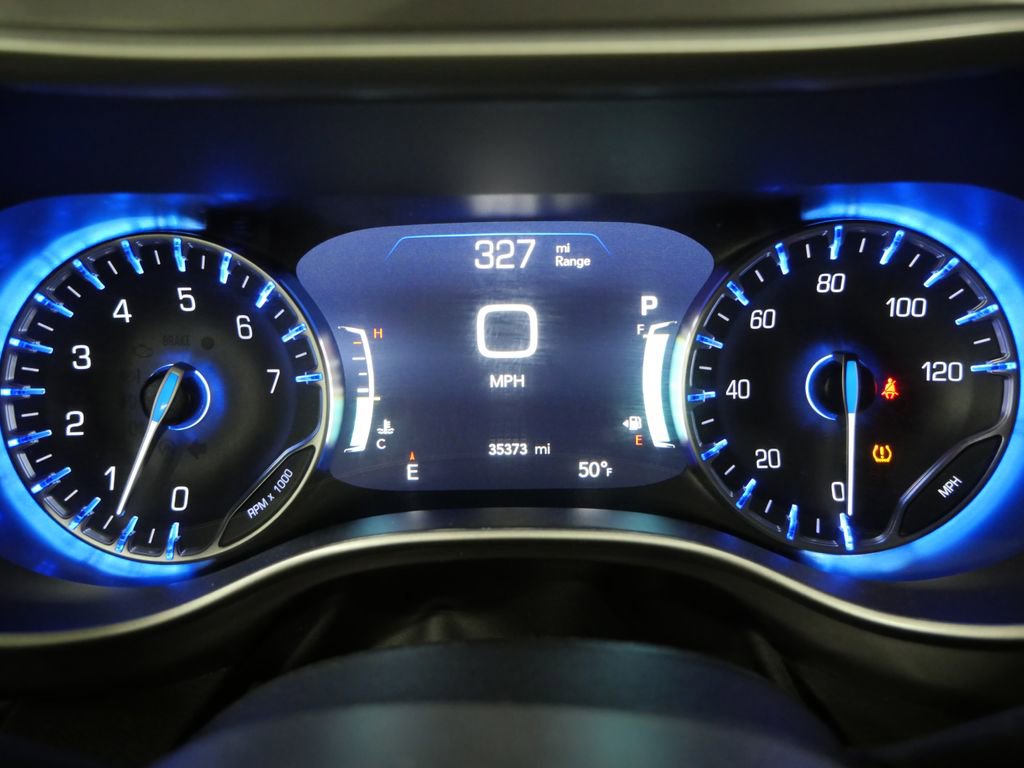 Used 2025 Chrysler Pacifica Select FWD image 15