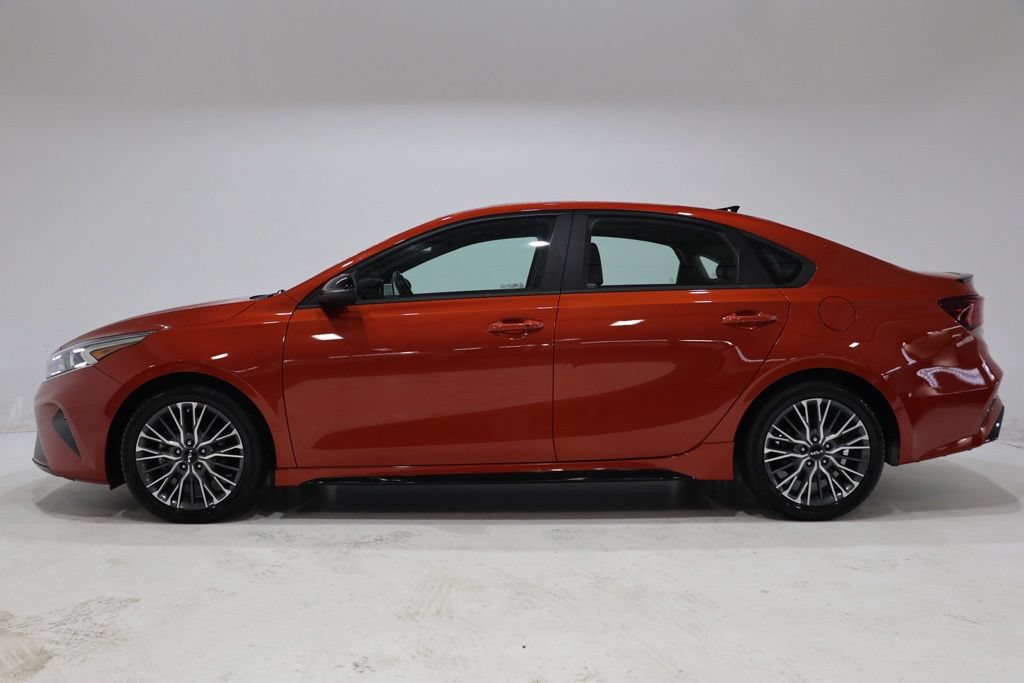 Used 2022 Kia Forte GT-Line w/ GT-Line Premium Package FWD image 4
