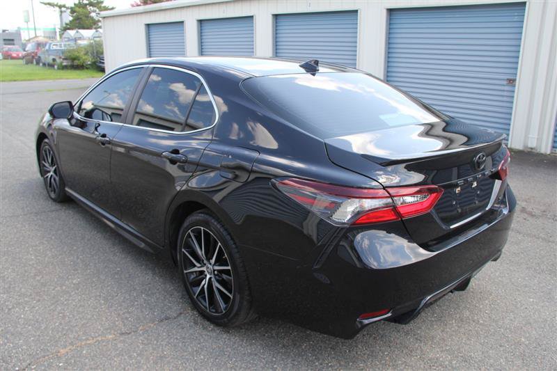 Used 2022 Toyota Camry SE w/ Cold Weather Package FWD image 7