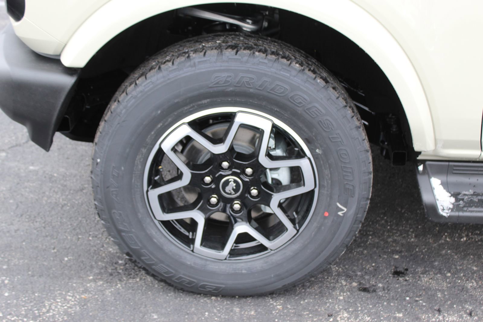 New 2025 Ford Bronco Outer Banks image 11