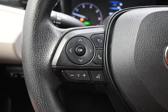 Used 2025 Toyota Corolla LE FWD image 12