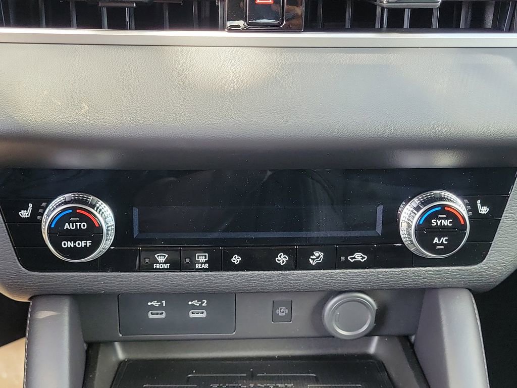 New 2025 Mitsubishi Outlander SE image 17