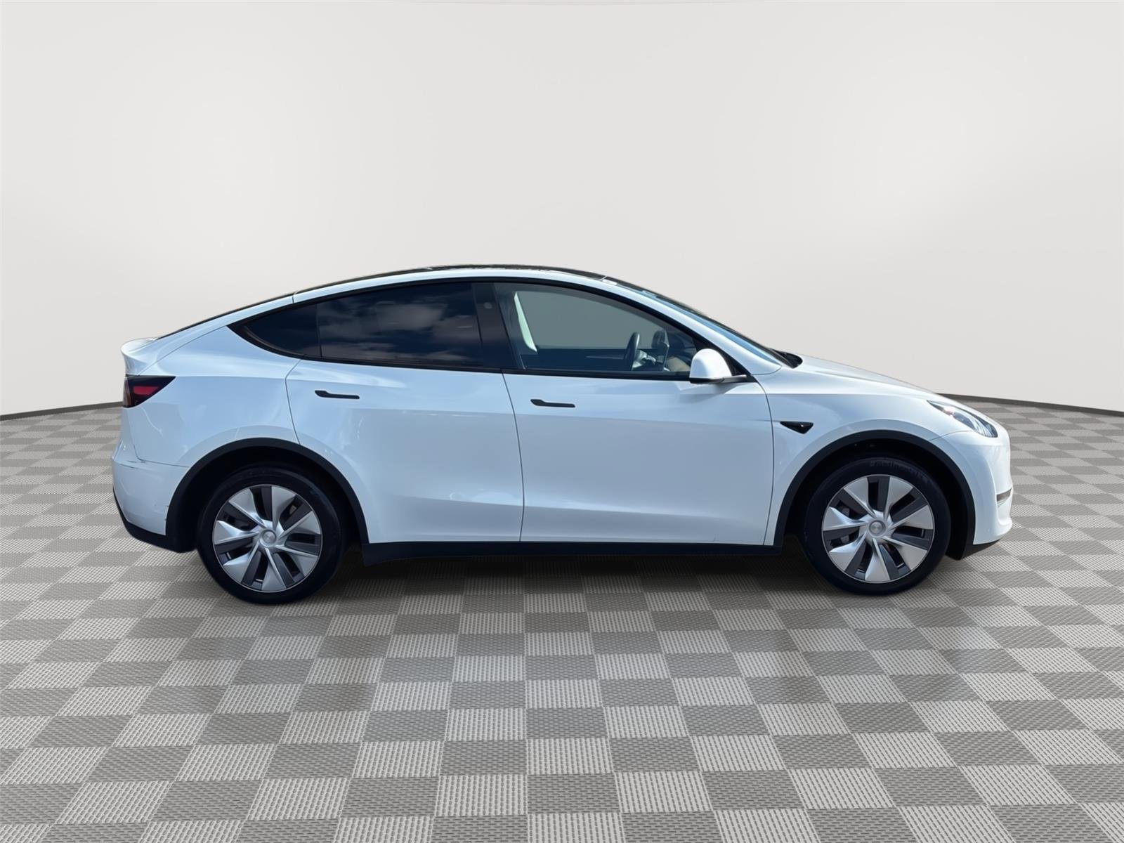 Used 2023 Tesla Model Y Long Range image 14