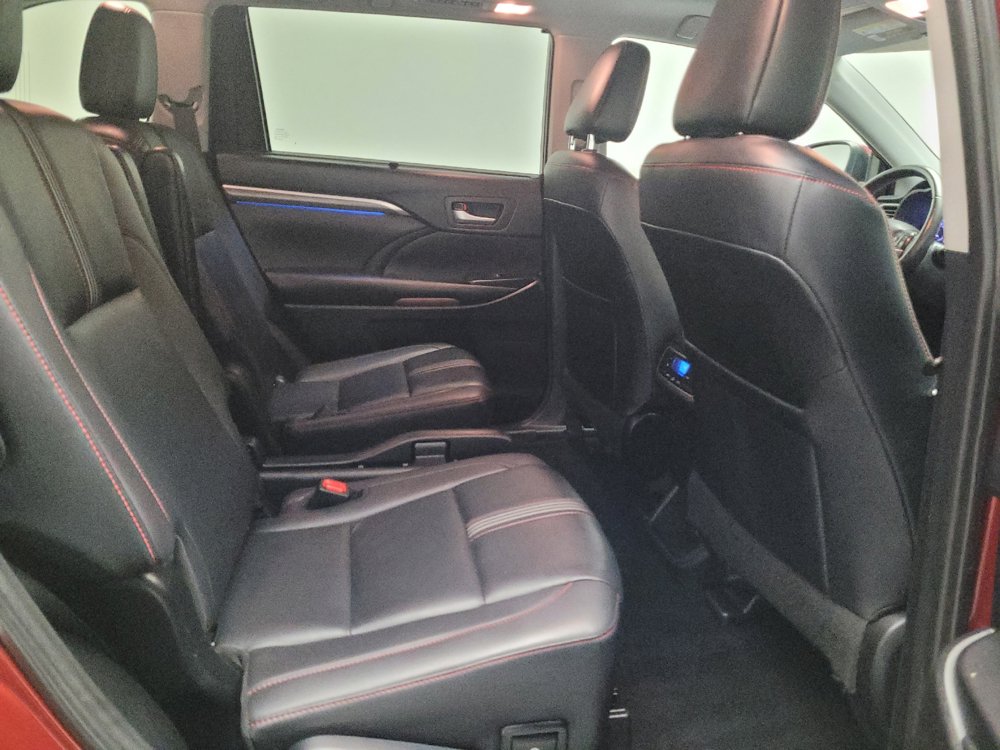 Used 2019 Toyota Highlander SE AWD/4WD image 19