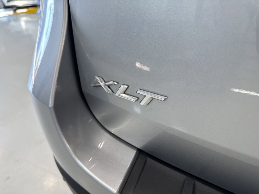 Used 2020 Ford Explorer XLT w/ Comfort Package image 8