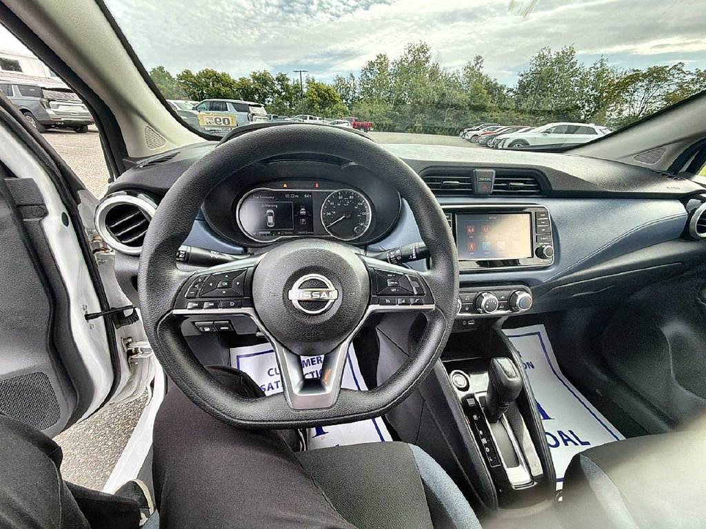 Used 2024 Nissan Versa SV FWD image 11