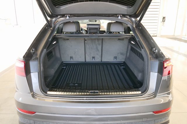 New 2026 Audi Q8 Premium image 13