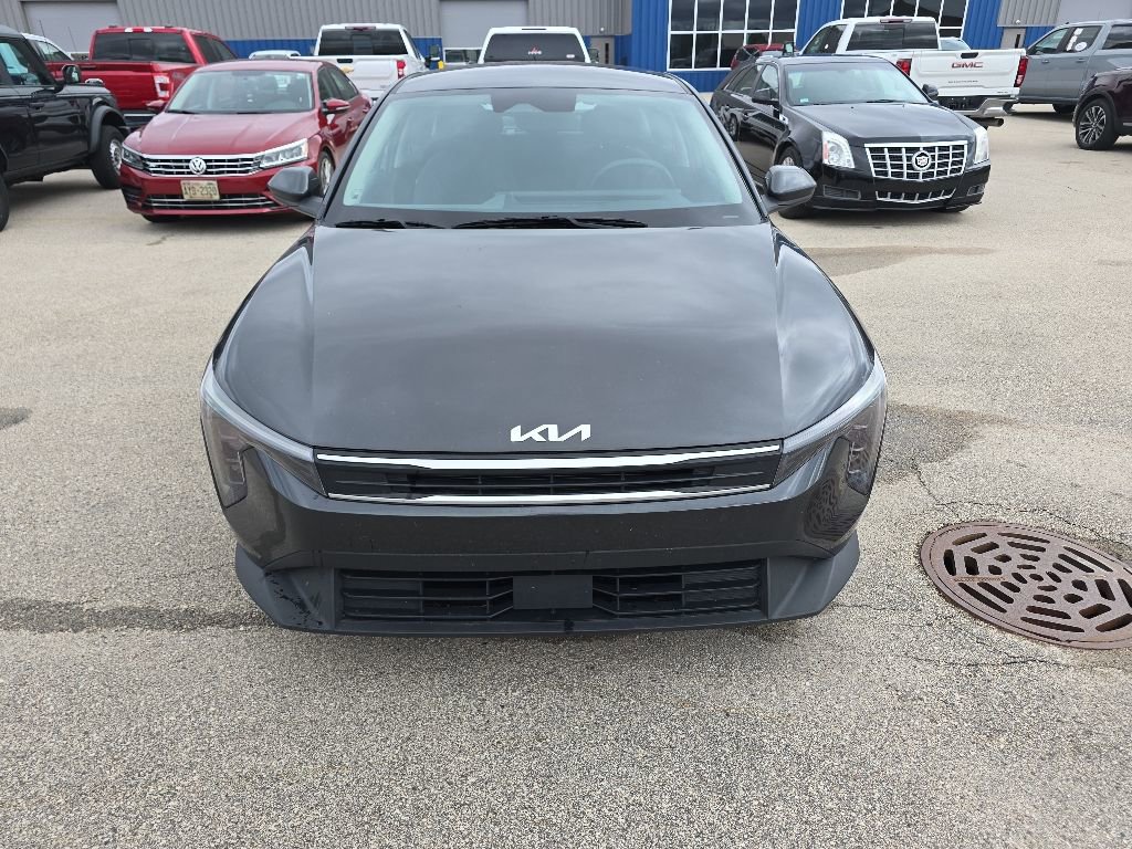 Used 2025 Kia K4 FWD image 2