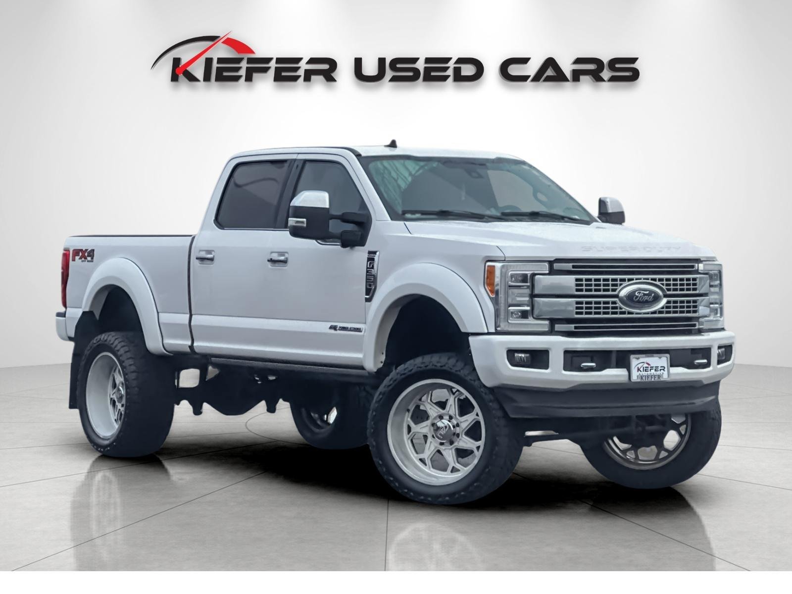 Used 2019 Ford F350 Platinum w/ Platinum Ultimate Package image 2