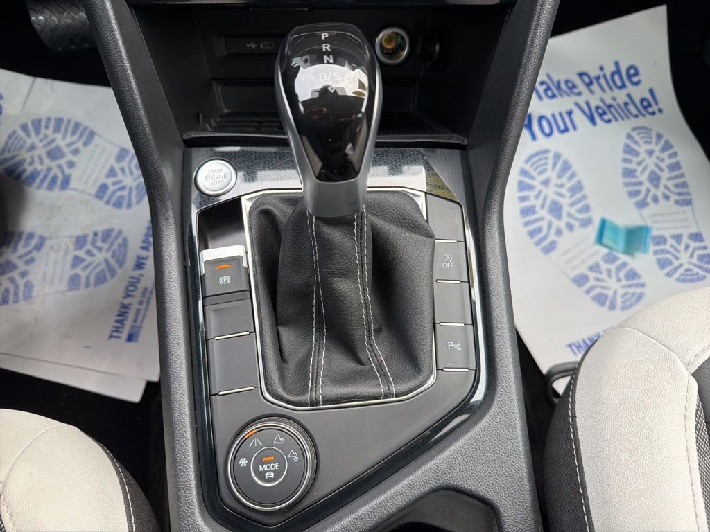 Used 2025 Volkswagen Taos SE AWD/4WD image 21