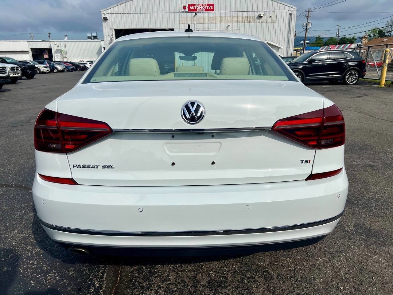 Used 2017 Volkswagen Passat 1.8T SEL Premium image 5