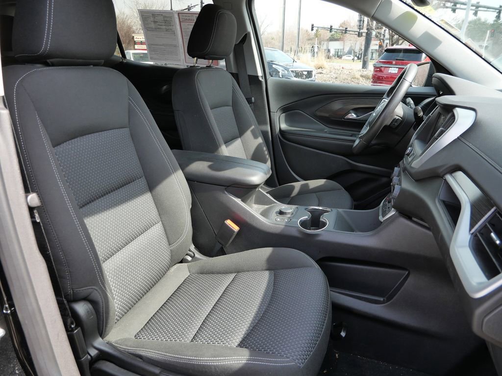 Used 2024 GMC Terrain SLE w/ Driver Convenience Package image 18