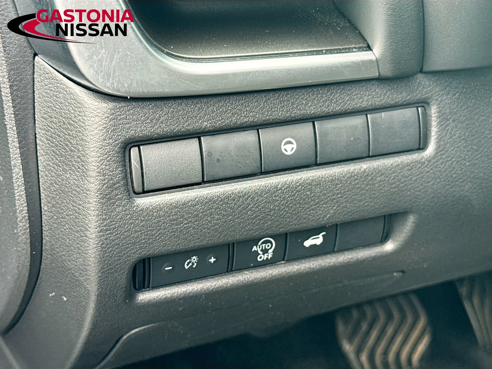 Used 2026 Nissan Rogue SV FWD image 13