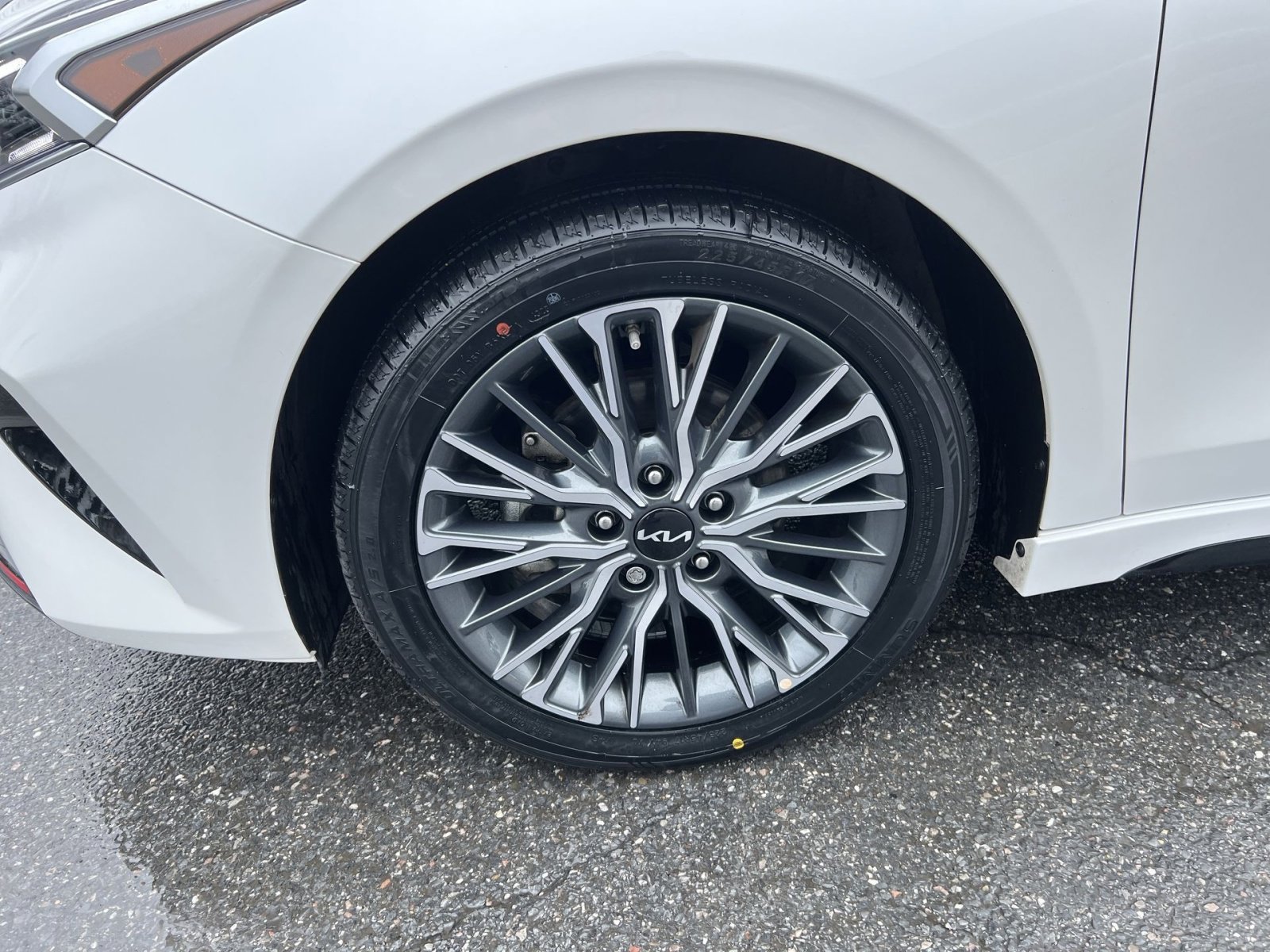 Used 2023 Kia Forte GT-Line w/ GT-Line Technology Package image 12