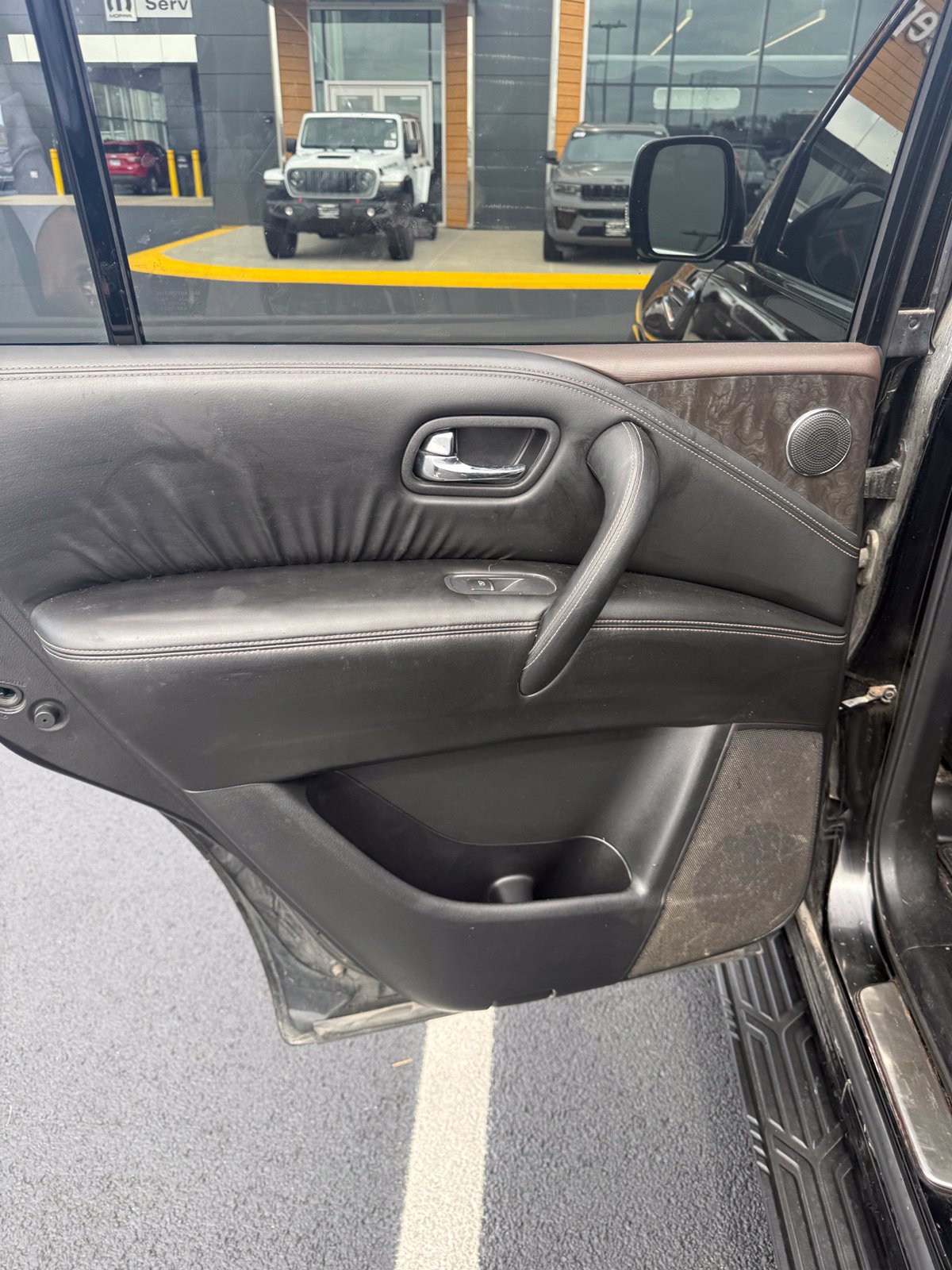 Used 2021 Nissan Armada Platinum w/ Captain's Chairs Package AWD/4WD image 9