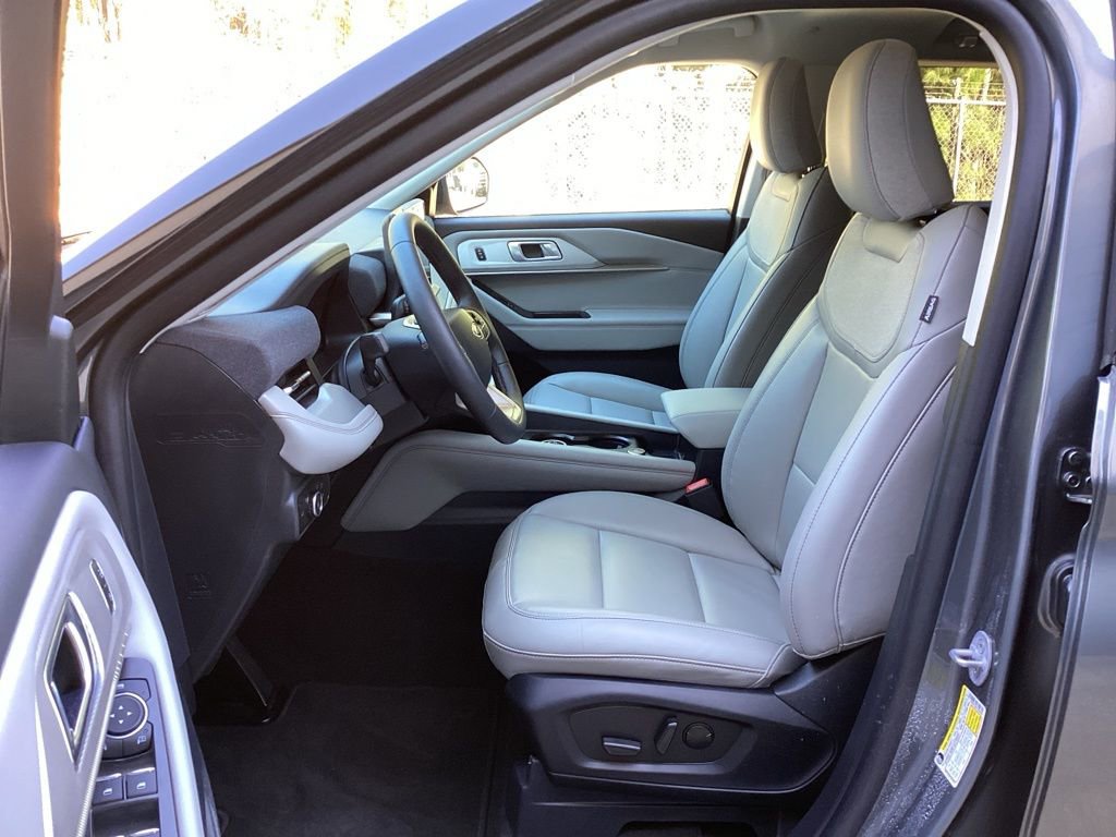 New 2026 Ford Explorer Active w/ Active Comfort Package image 28