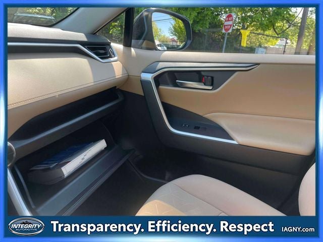 Used 2020 Toyota RAV4 XLE w/ All Weather Liner Package AWD/4WD image 33