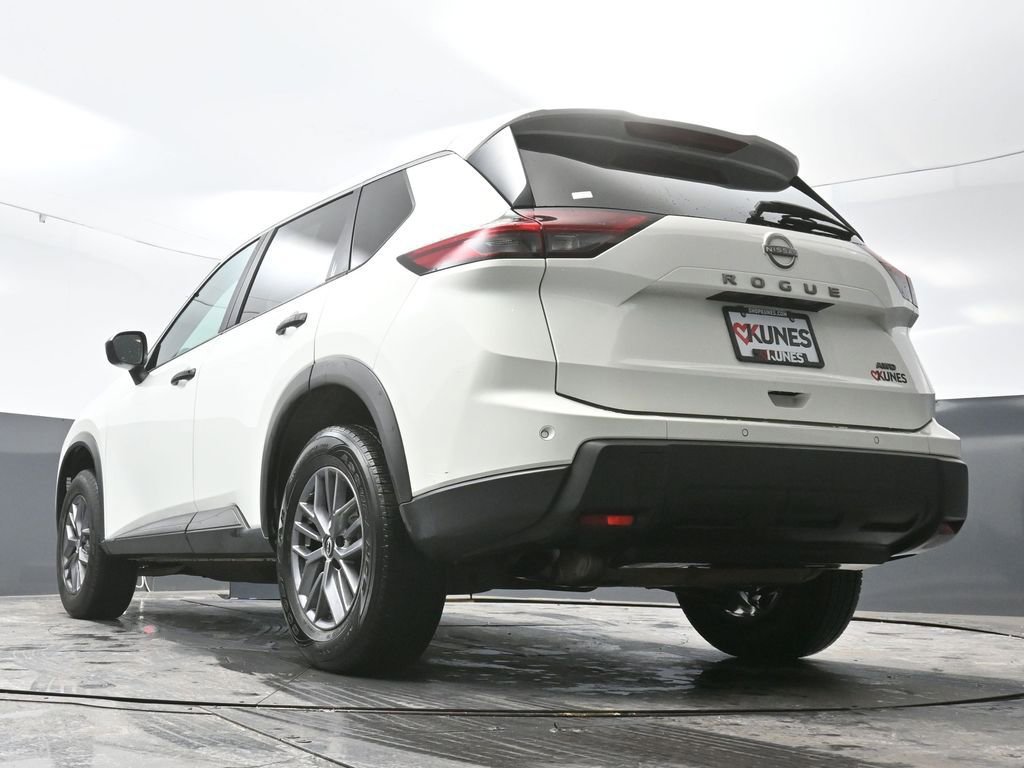 Used 2024 Nissan Rogue S image 52