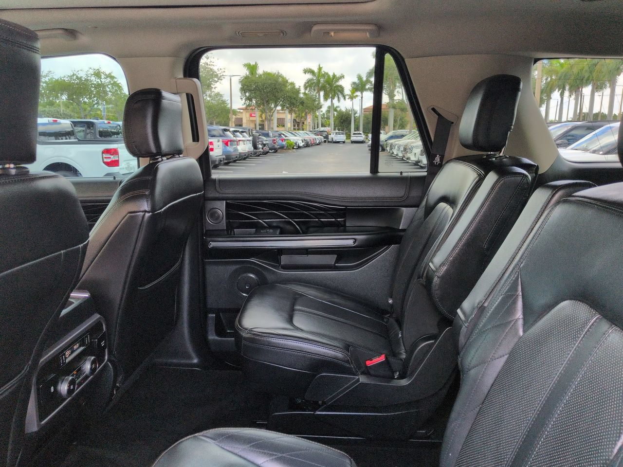 Used 2018 Ford Expedition Max Platinum AWD/4WD image 15