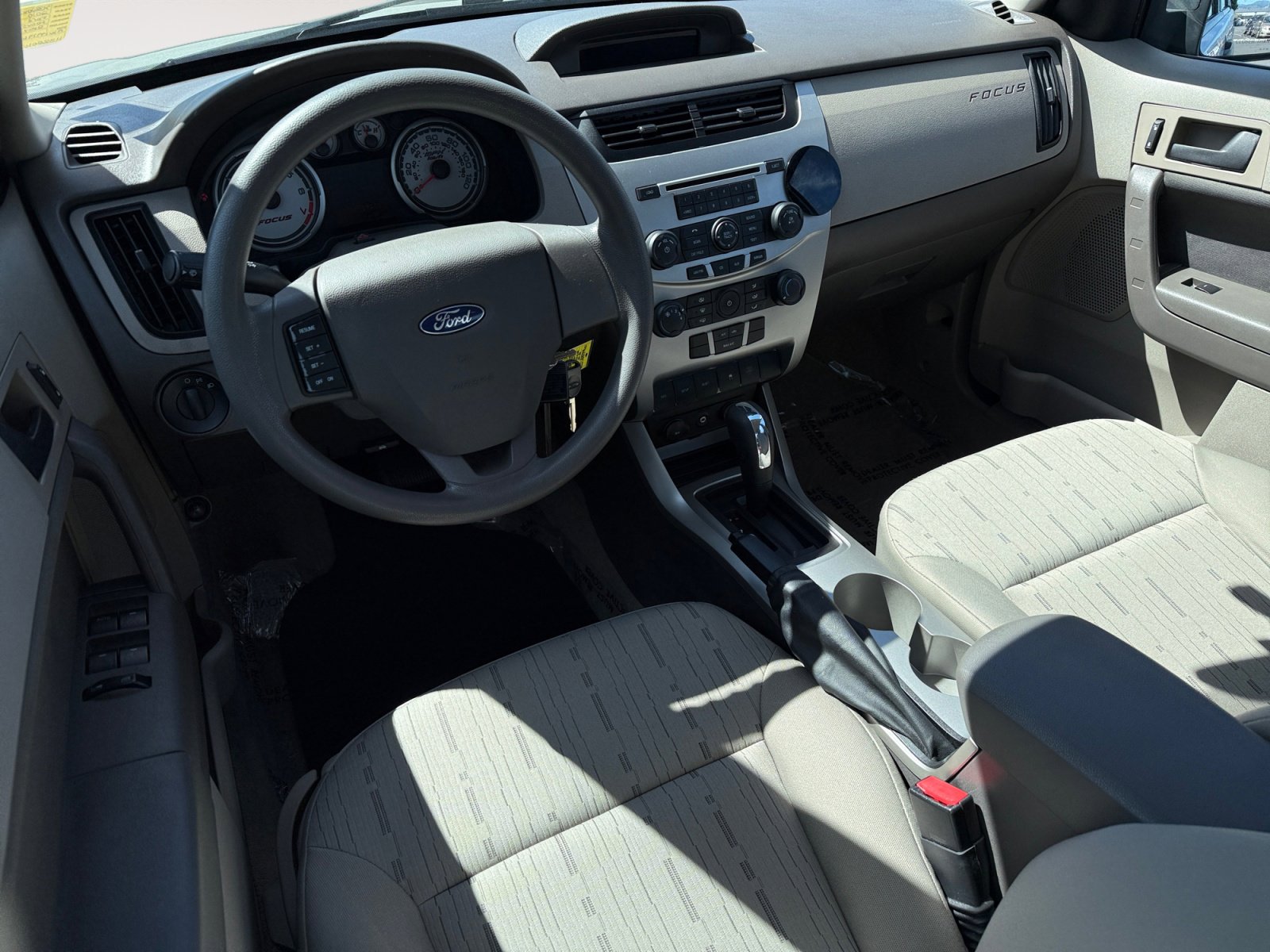 Used 2010 Ford Focus SE image 15