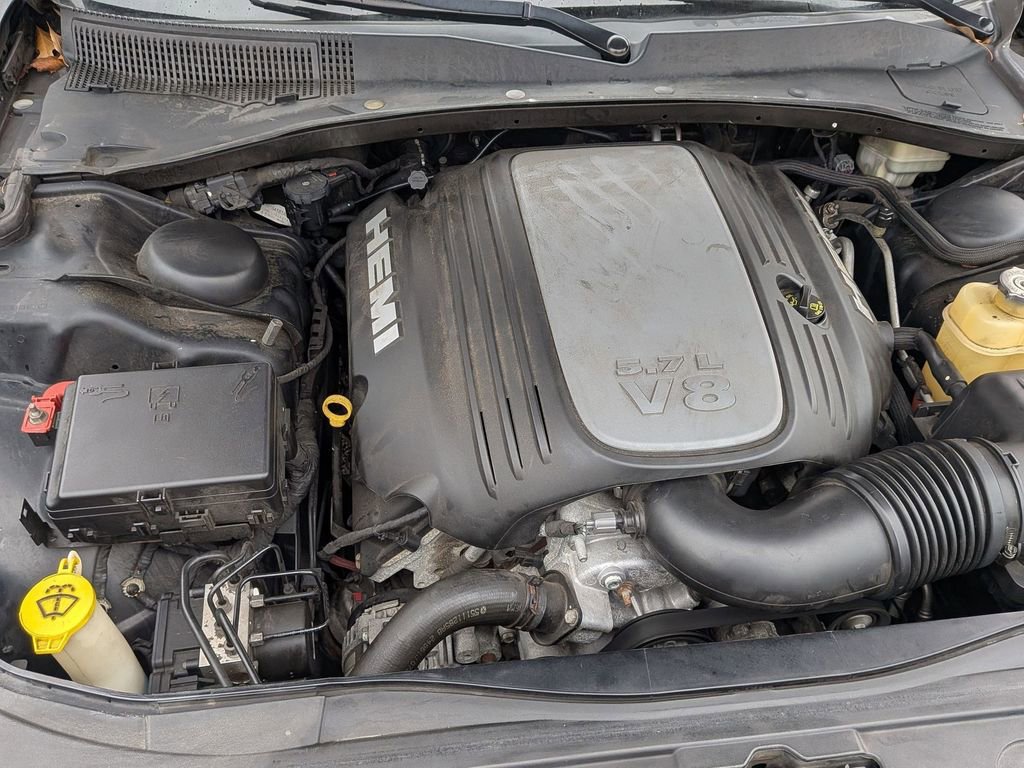 Used 2013 Chrysler 300 C image 15