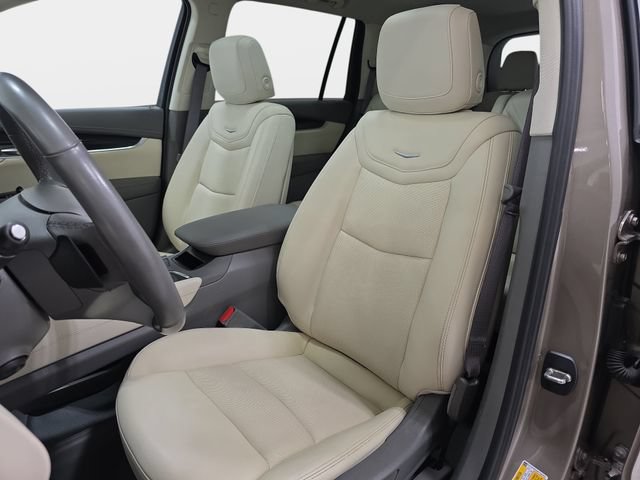 Used 2023 Cadillac XT6 Premium Luxury w/ Technology Package AWD/4WD image 12