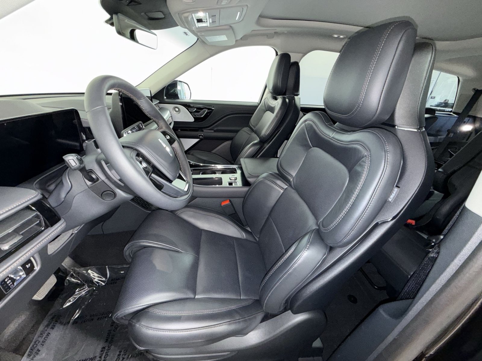 Used 2025 Lincoln Aviator Reserve w/ Equipment Group 201A AWD/4WD image 13
