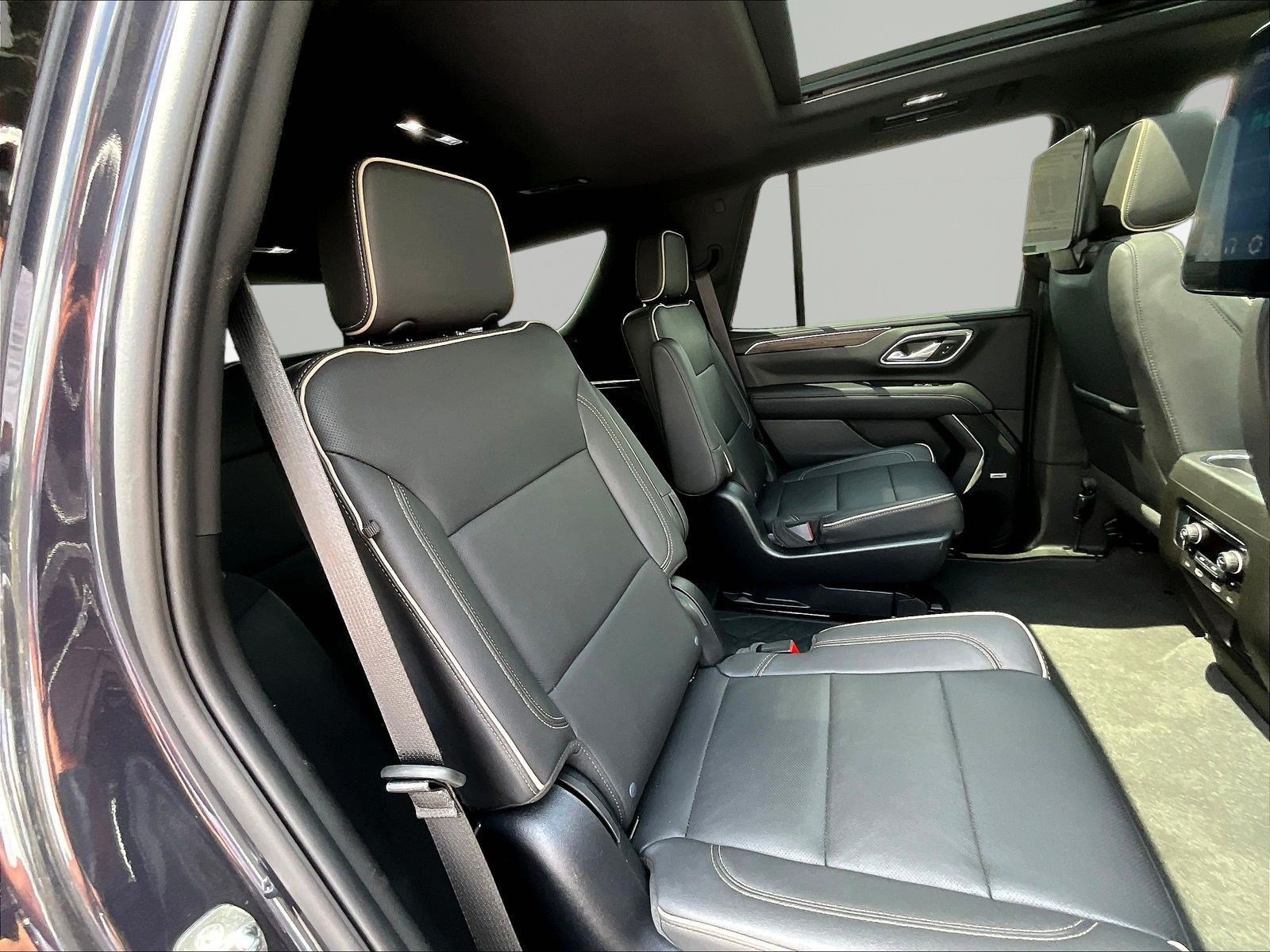 Used 2023 Chevrolet Tahoe Premier w/ Advanced Technology Package AWD/4WD image 25