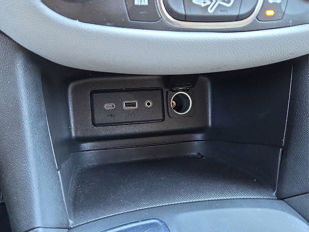 Used 2023 Chevrolet Equinox LS w/ Sport Edition image 29