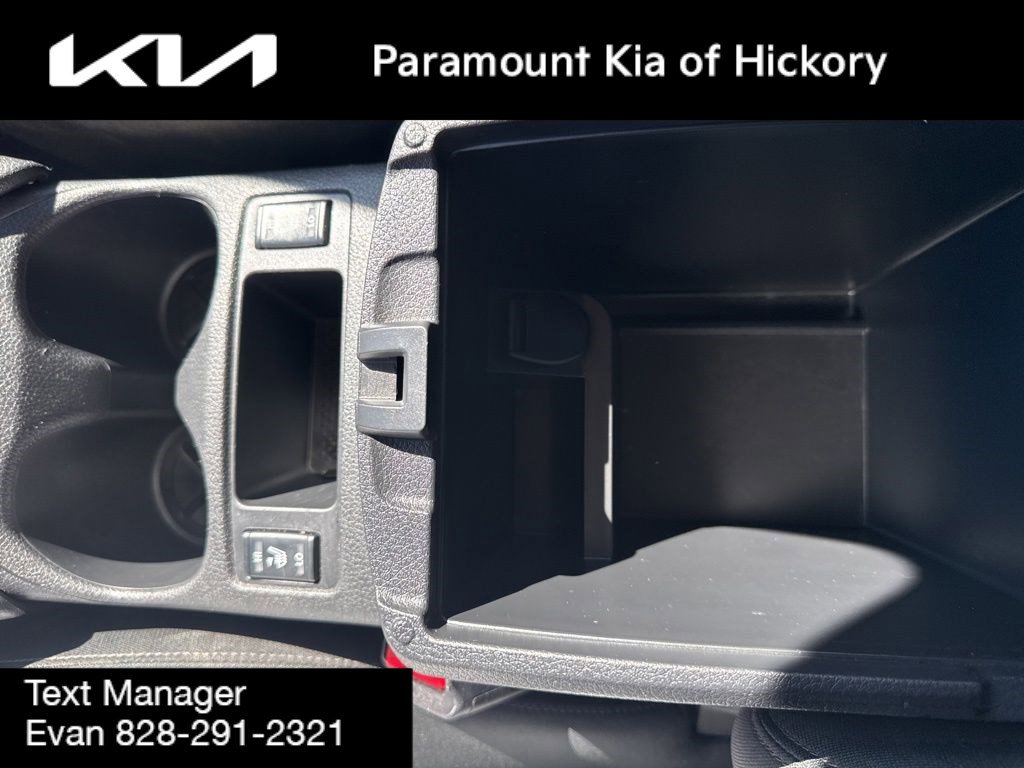 Used 2017 Nissan Rogue SV w/ Sun & Sound Touring Package image 26