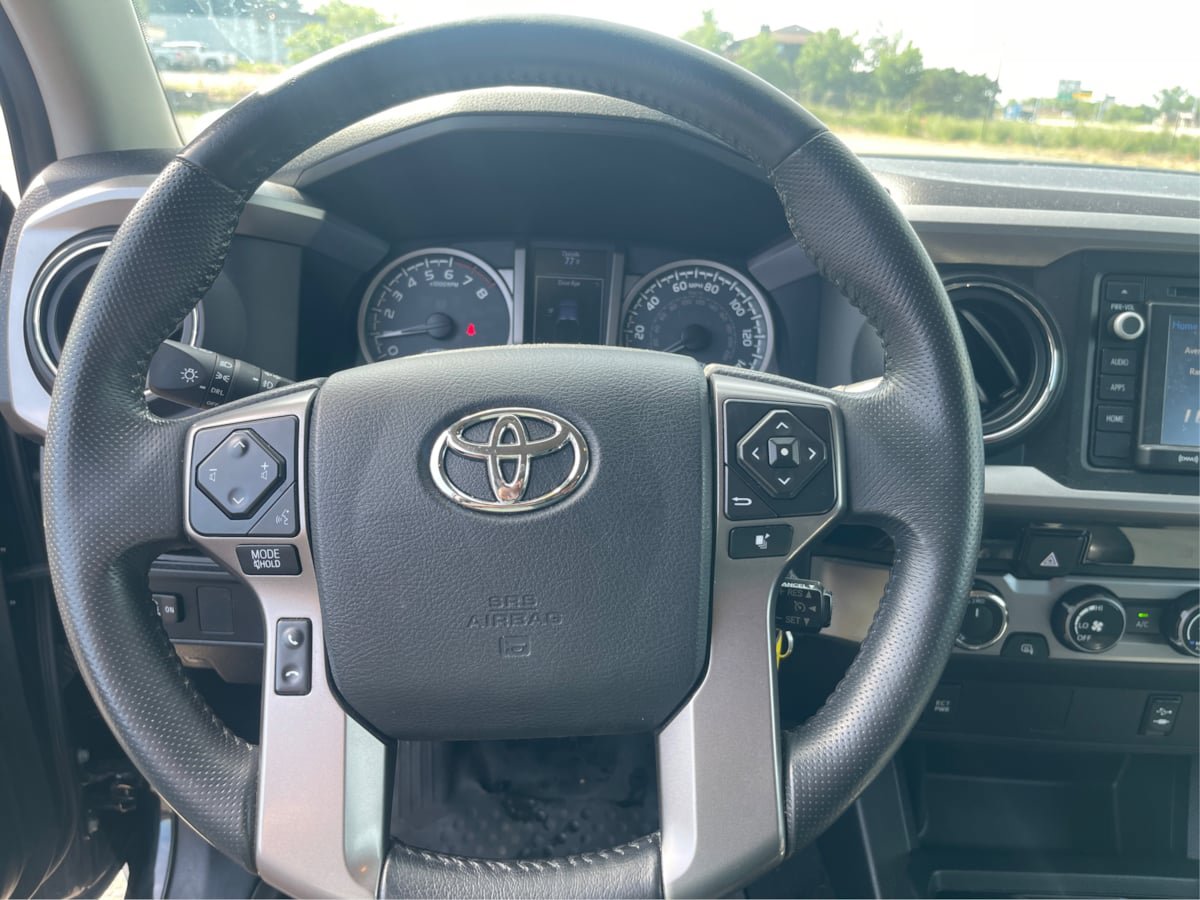 Used 2017 Toyota Tacoma SR5 w/ Tow Package AWD/4WD image 17