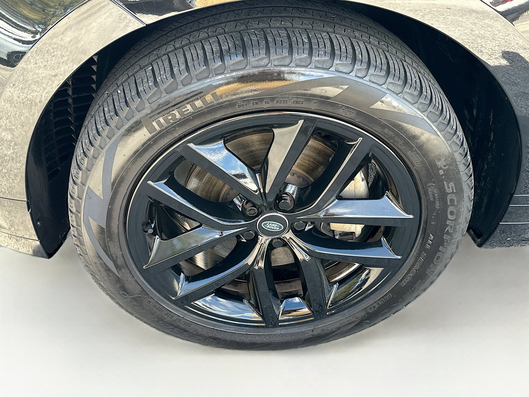 Used 2024 Land Rover Range Rover Velar Dynamic SE image 35