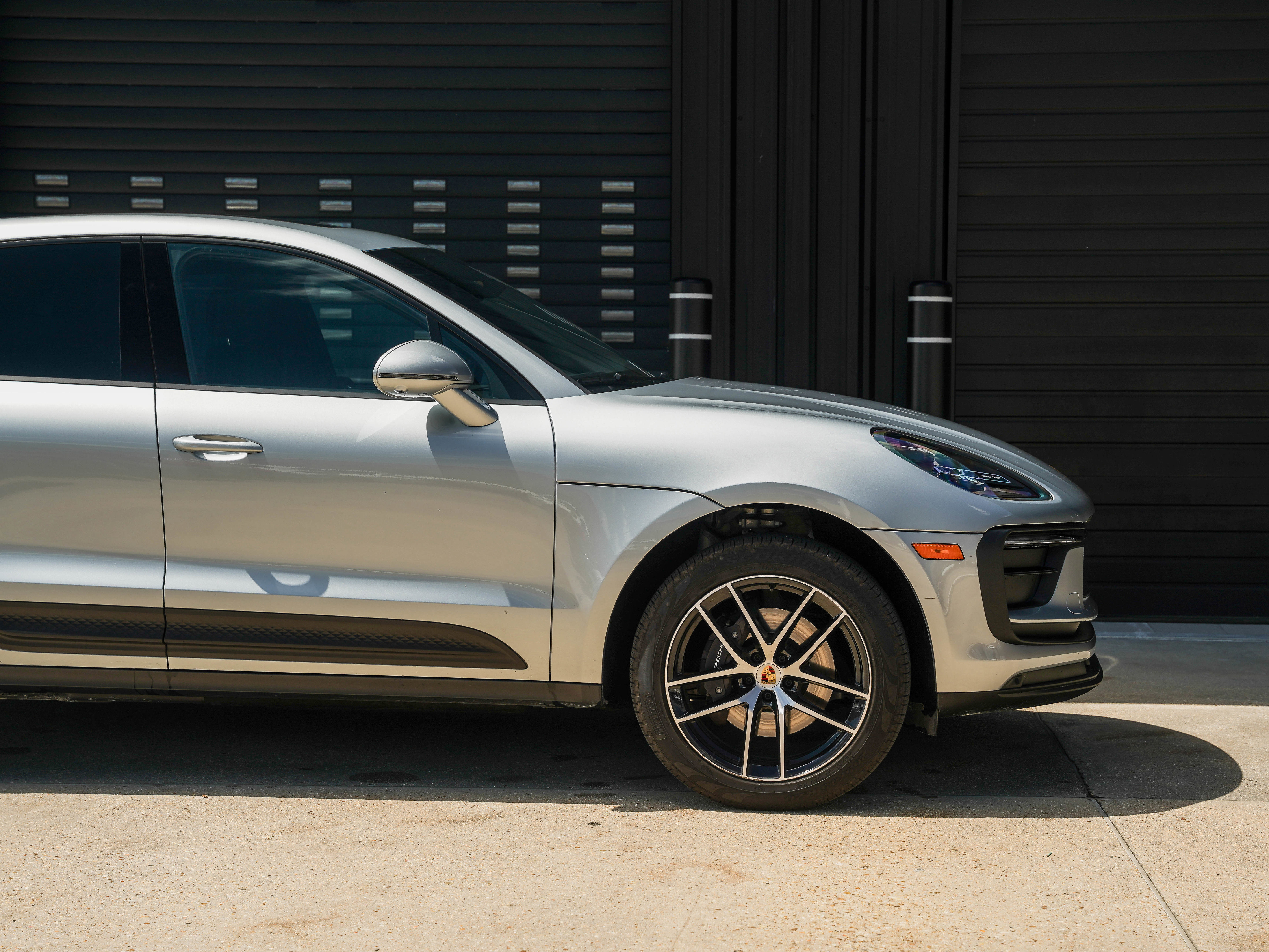 Certified 2025 Porsche Macan image 15