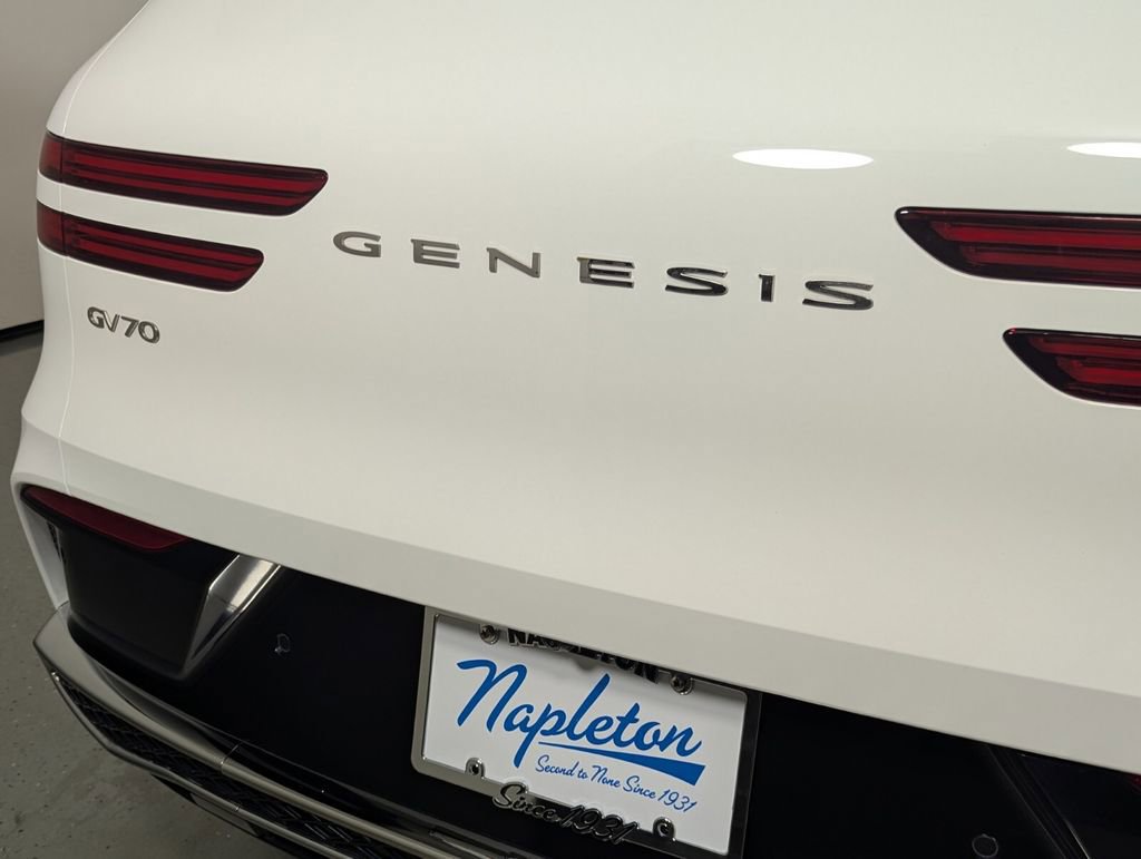 Used 2026 Genesis GV70 2.5T image 9