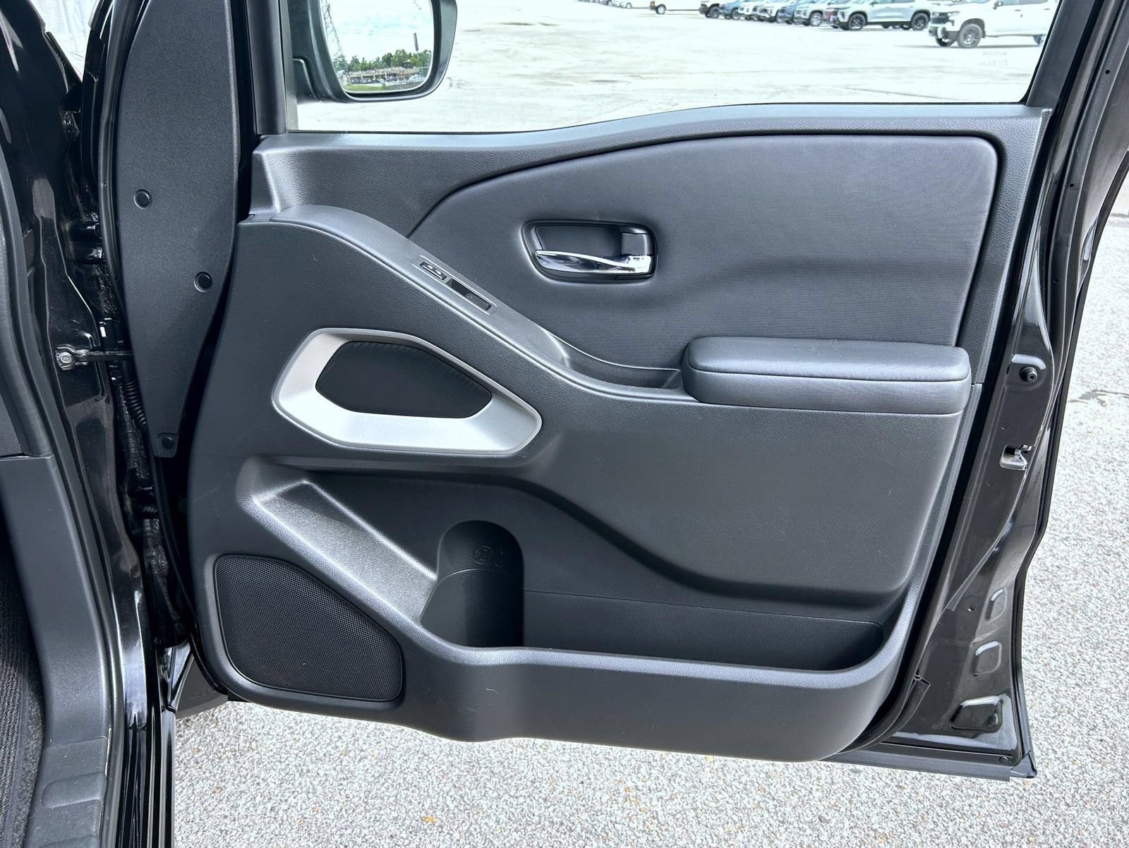 Used 2022 Nissan Frontier SV AWD/4WD image 16