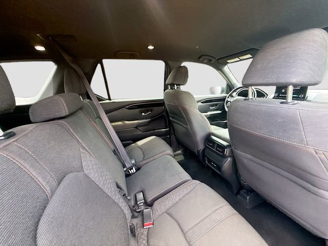 Used 2023 Honda Pilot Sport image 25