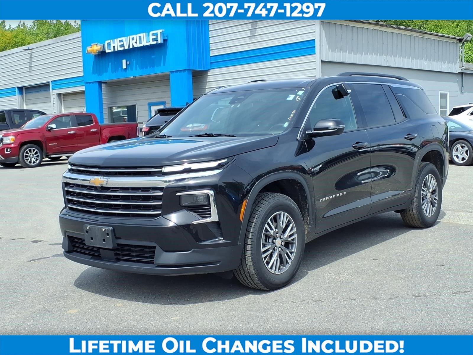 Used 2025 Chevrolet Traverse LT