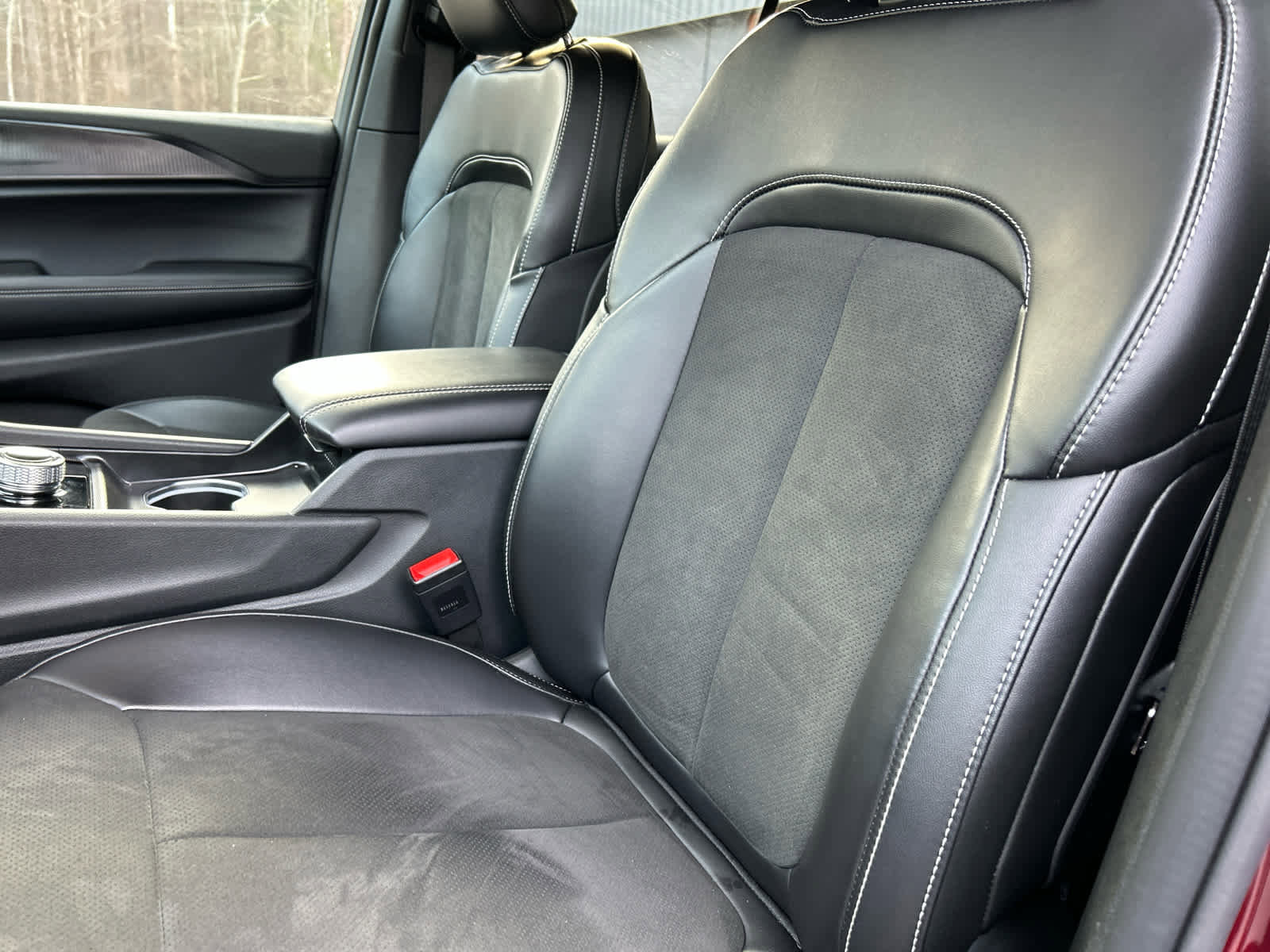 Used 2025 Jeep Grand Cherokee 4WD image 19