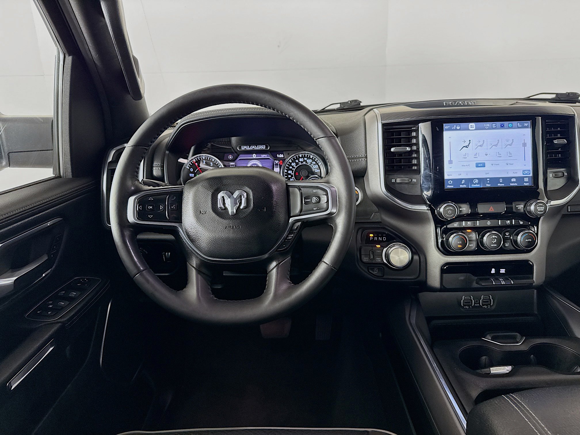 Used 2024 RAM 1500 Laramie AWD/4WD image 27