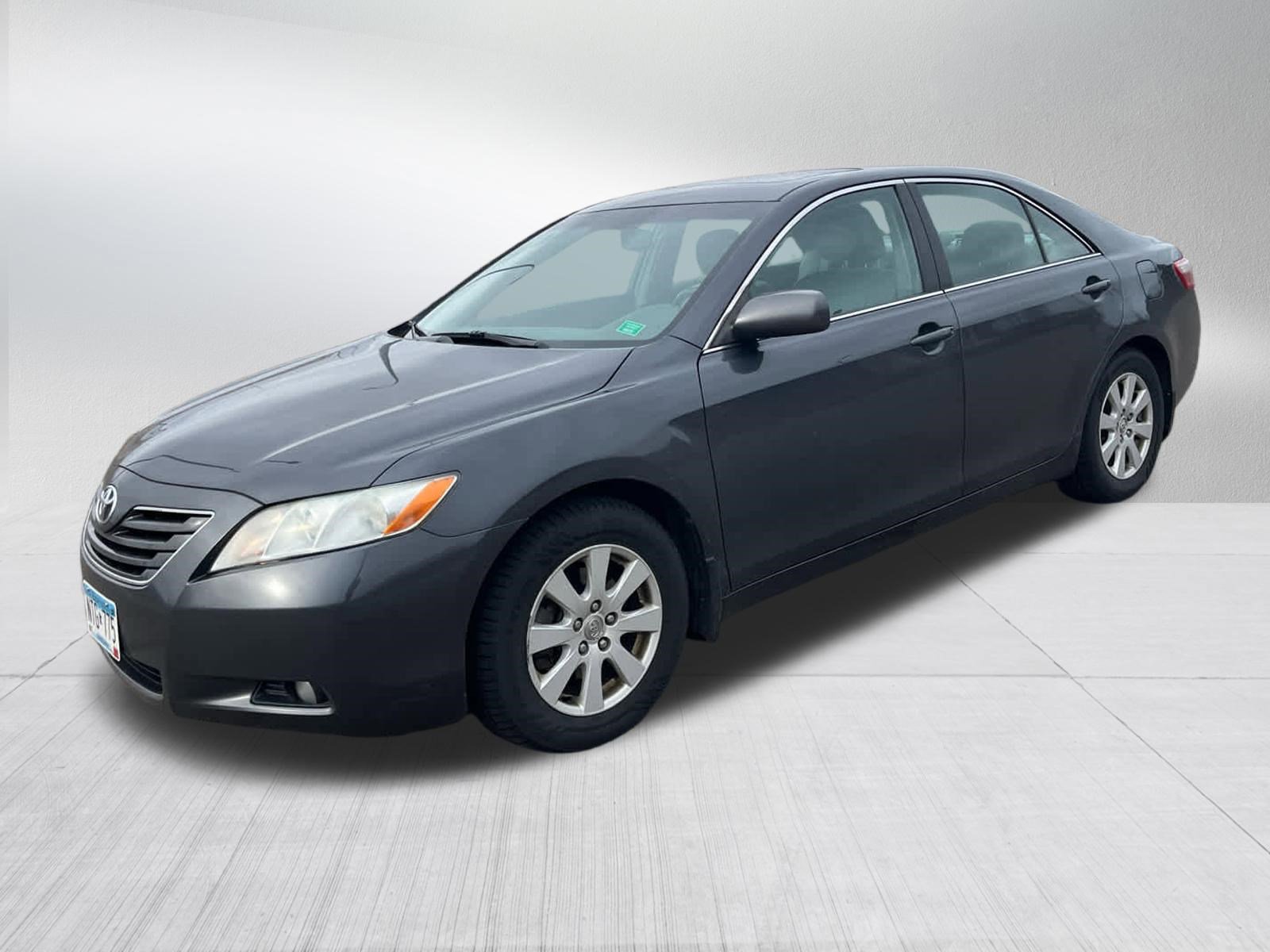 Used 2009 Toyota Camry XLE FWD image 3