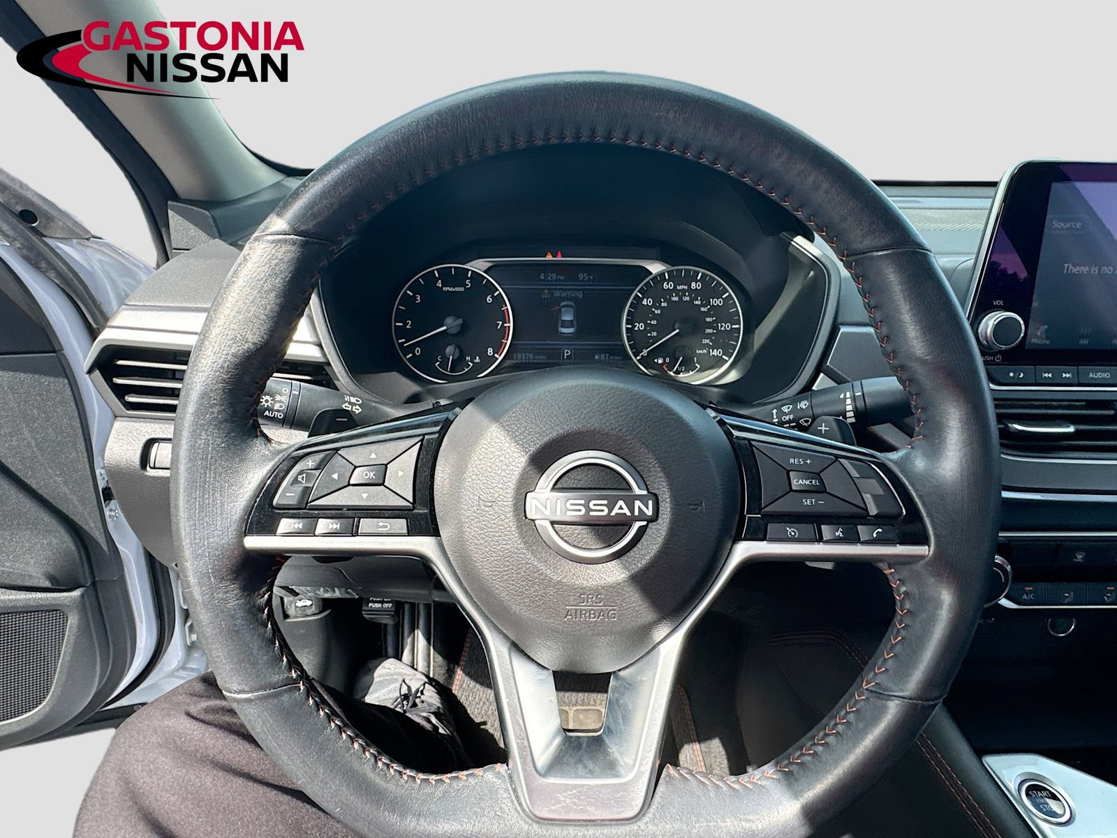 Used 2023 Nissan Altima 2.5 SR FWD image 14