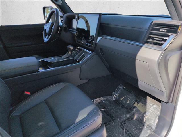 Used 2025 Lexus GX 550 w/ Accessory Package (2T) image 28