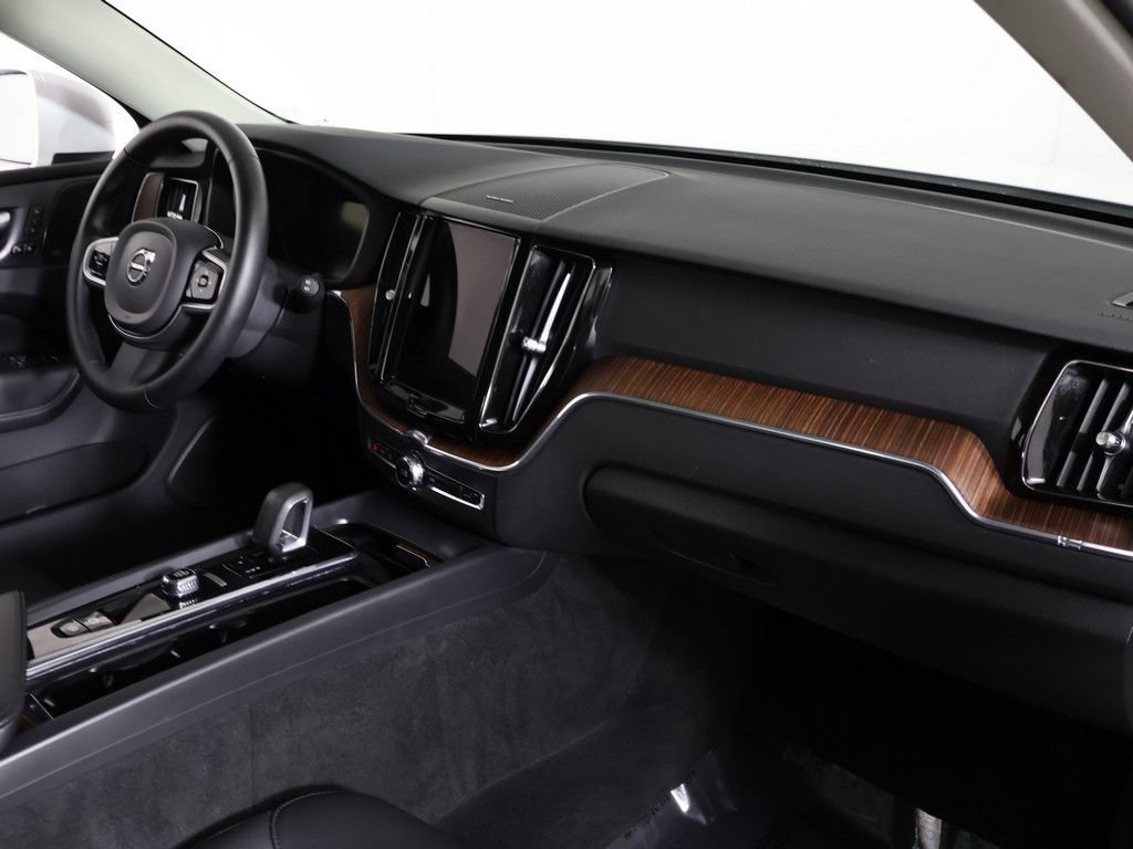Used 2023 Volvo XC60 B5 Plus w/ Climate Package AWD/4WD image 30