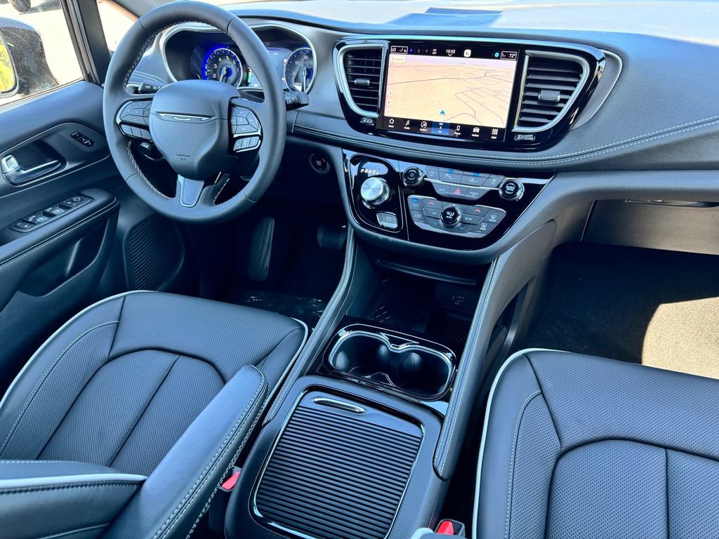 New 2027 Chrysler Pacifica Limited FWD image 11