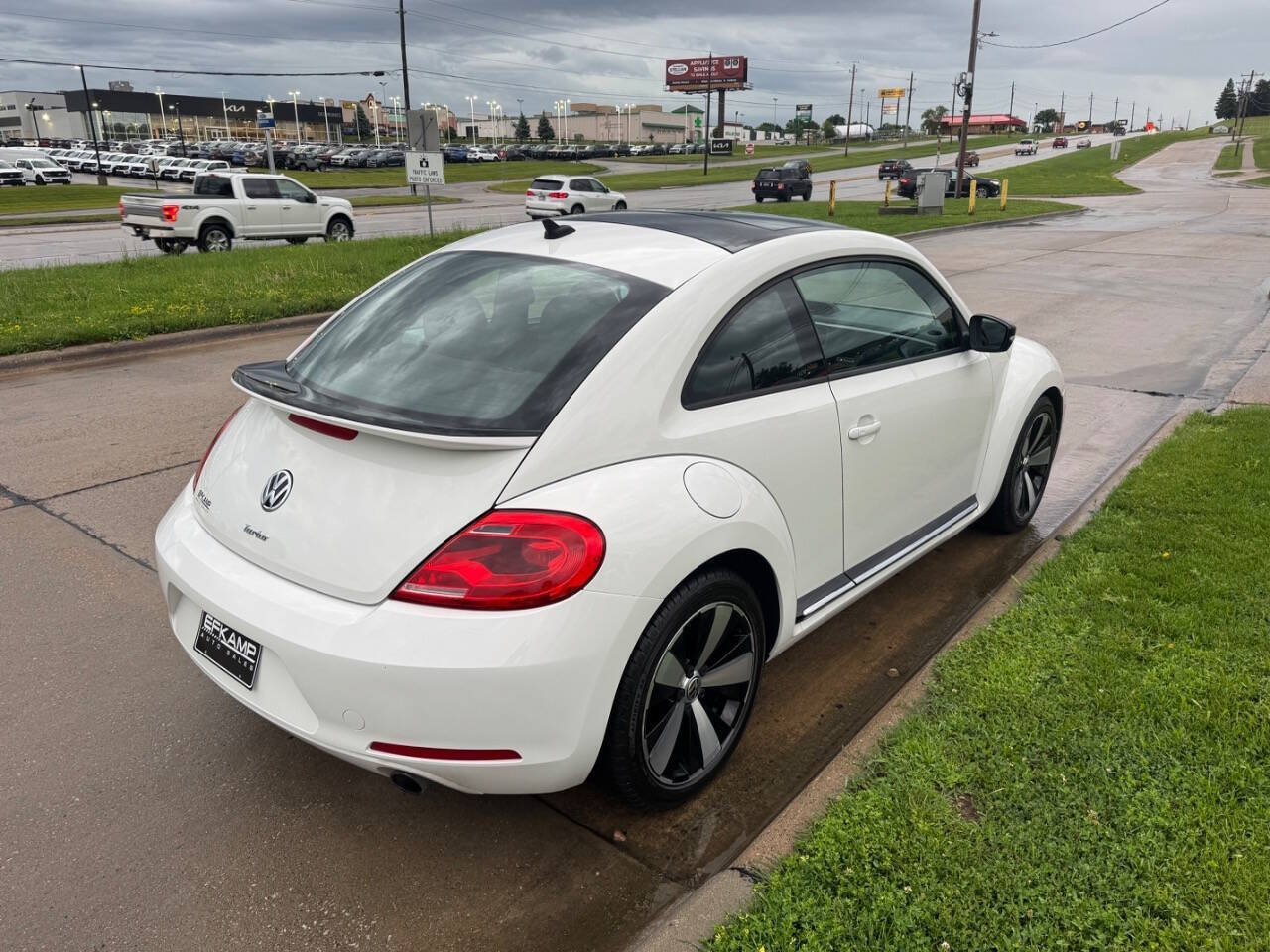 Used 2013 Volkswagen Beetle 2.0T FWD image 5