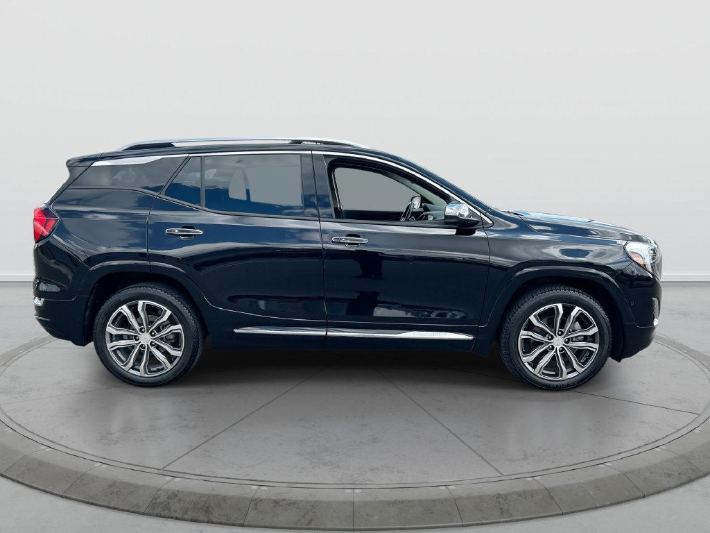 Used 2020 GMC Terrain Denali w/ GMC Pro Grade Package AWD/4WD image 9